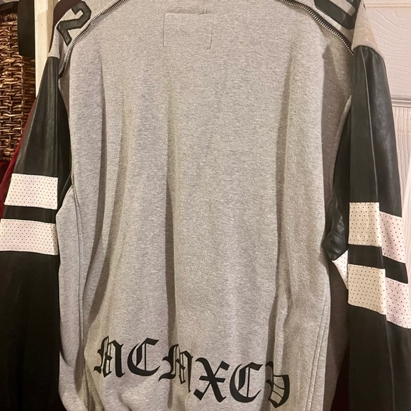 Selling a new without tags a WTO2 sweatshirt. - Picture 3 of 3